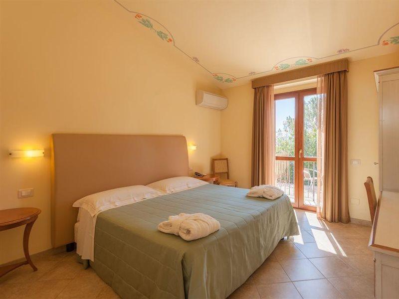 Hotel Saturno Fonte Pura Saturnia Bagian luar foto