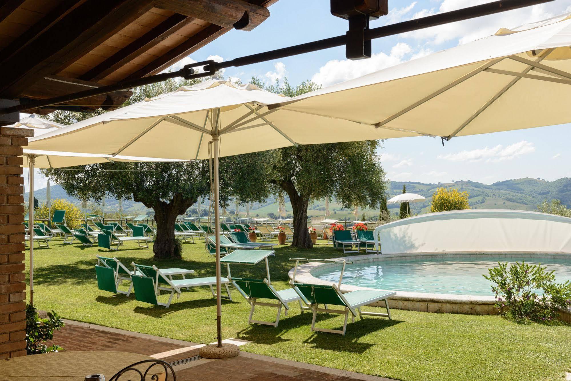 Hotel Saturno Fonte Pura Saturnia Bagian luar foto
