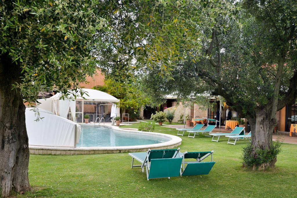 Hotel Saturno Fonte Pura Saturnia Bagian luar foto