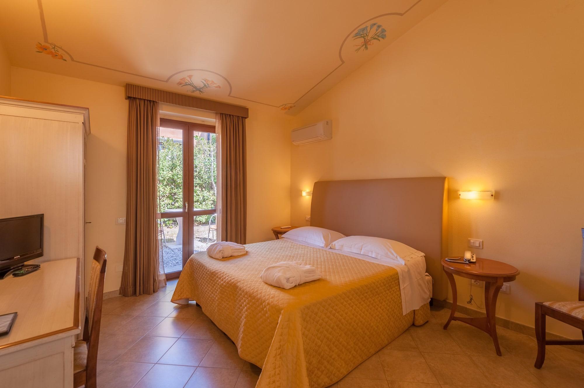 Hotel Saturno Fonte Pura Saturnia Bagian luar foto