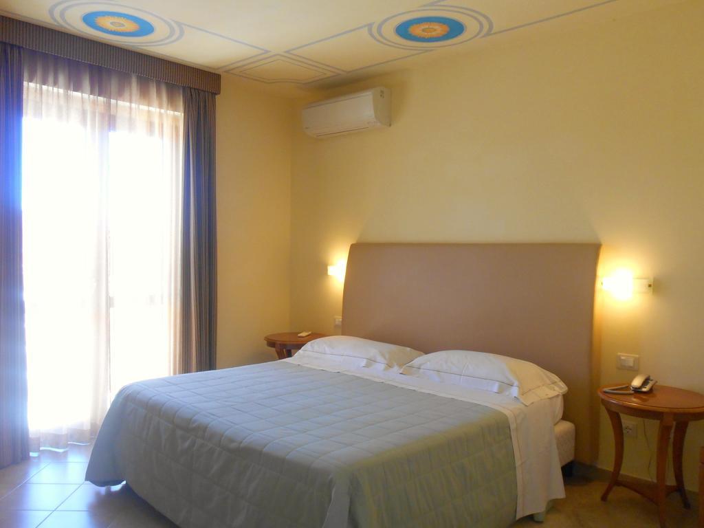 Hotel Saturno Fonte Pura Saturnia Bagian luar foto