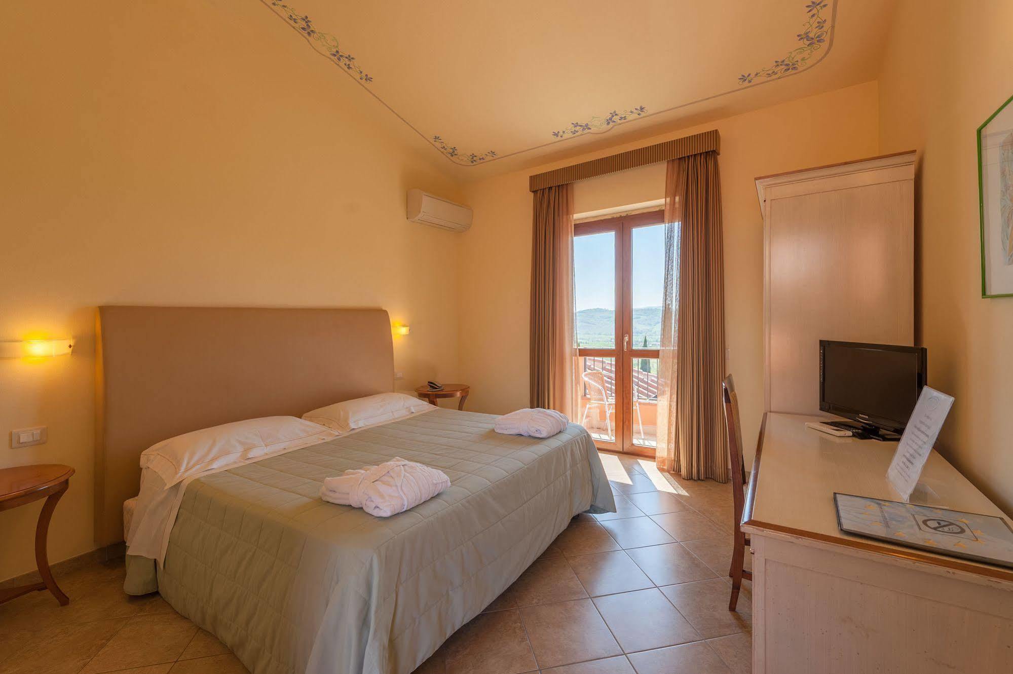 Hotel Saturno Fonte Pura Saturnia Bagian luar foto